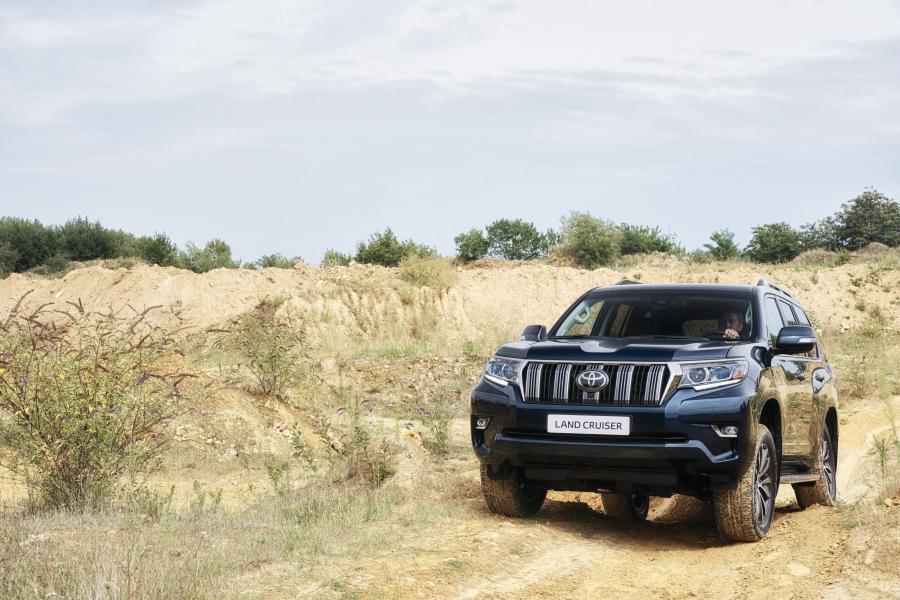  Toyota Land Cruiser Prado (150) 2017 года  (EU) (фото 18 из 50)